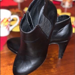 Maurices Black Almond Toe Booties Size 10